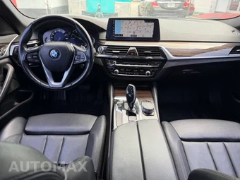 2017 BMW 5 Series Sedan 530i - miniatura 36
