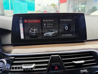 2017 BMW 5 Series Sedan 530i - miniatura 41