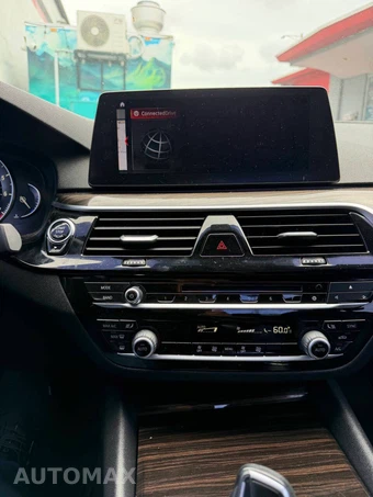 2017 BMW 5 Series Sedan 530i - miniatura 42