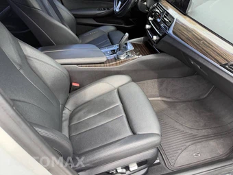 2017 BMW 5 Series Sedan 530i - miniatura 45