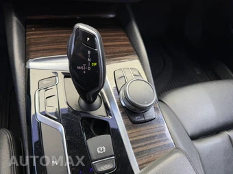 2017 BMW 5 Series Sedan 530i - miniatura 49