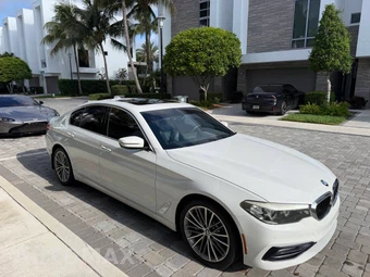 2017 BMW 5 Series Sedan 530i - miniatura 8