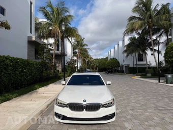 2017 BMW 5 Series Sedan 530i - miniatura 9