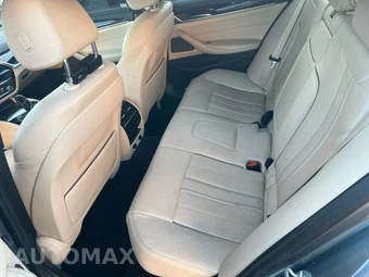 2017 BMW 5 Series Sedan 530i - miniatura 10