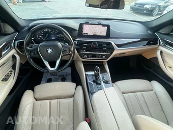 2017 BMW 5 Series Sedan 530i - miniatura 12