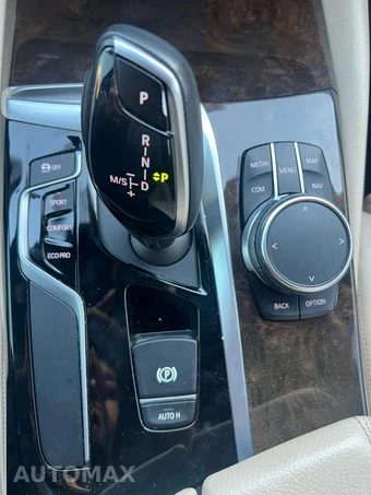 2017 BMW 5 Series Sedan 530i - miniatura 14