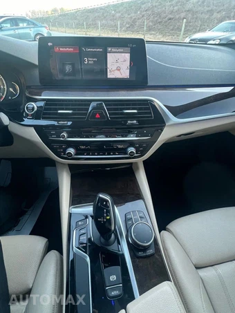 2017 BMW 5 Series Sedan 530i - miniatura 15