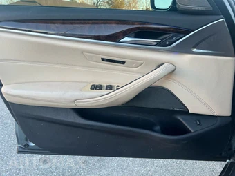 2017 BMW 5 Series Sedan 530i - miniatura 9