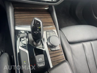 2017 BMW 5 Series Sedan 530i - miniatura 28