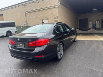 2017 BMW 5 Series Sedan 530i - miniatura 8