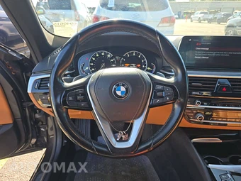 2017 BMW 5 Series Sedan 530i - miniatura 10
