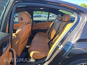 2017 BMW 5 Series Sedan 530i - miniatura 13