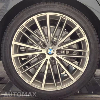 2017 BMW 5 Series Sedan 530i - miniatura 18