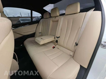 2017 BMW 5 Series Sedan 530i - miniatura 10