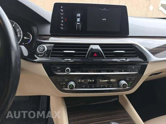 2017 BMW 5 Series Sedan 530i - miniatura 7