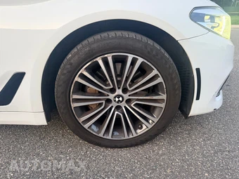 2017 BMW 5 Series Sedan 530i xDrive - miniatura 21