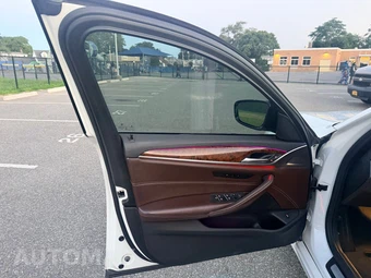 2017 BMW 5 Series Sedan 530i xDrive - miniatura 9
