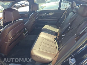 2017 BMW 7 Series Sedan 740i - miniatura 13