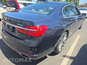 2017 BMW 7 Series Sedan 740i - miniatura 4
