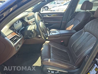 2017 BMW 7 Series Sedan 740i - miniatura 7