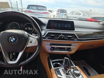 2017 BMW 7 Series Sedan 740i xDrive M SPORT LINE - miniatura 11