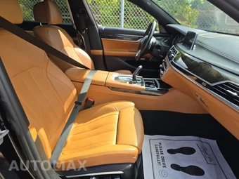 2017 BMW 7 Series Sedan 740i xDrive M SPORT LINE - miniatura 8