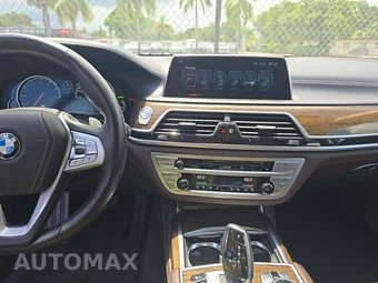 2017 BMW 7 Series Sedan 740i xDrive - miniatura 10