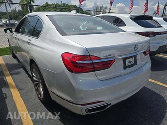 2017 BMW 7 Series Sedan 740i xDrive - miniatura 2