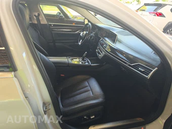 2017 BMW 7 Series Sedan 740i xDrive - miniatura 14