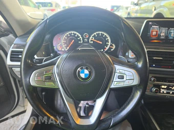 2017 BMW 7 Series Sedan 740i xDrive - miniatura 16