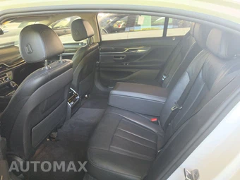2017 BMW 7 Series Sedan 740i xDrive - miniatura 19