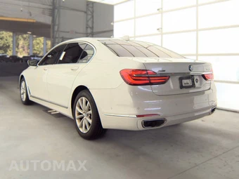 2017 BMW 7 Series Sedan 740i xDrive - miniatura 8