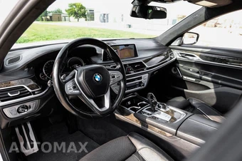 2017 BMW 7 Series Sedan 750i M SPORT LINE - miniatura 3
