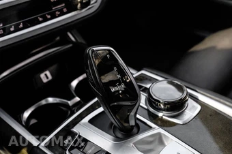2017 BMW 7 Series Sedan 750i M SPORT LINE - miniatura 32