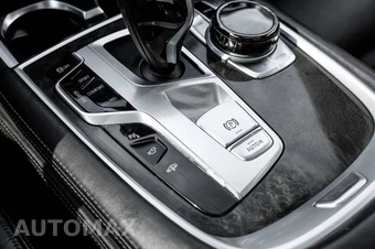 2017 BMW 7 Series Sedan 750i M SPORT LINE - miniatura 33
