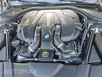 2017 BMW 7 Series Sedan 750i M SPORT LINE - miniatura 15