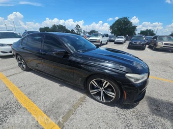 2017 BMW 7 Series Sedan 750i M SPORT LINE - miniatura 3
