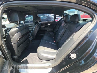 2017 BMW 7 Series Sedan 750i M SPORT LINE - miniatura 13