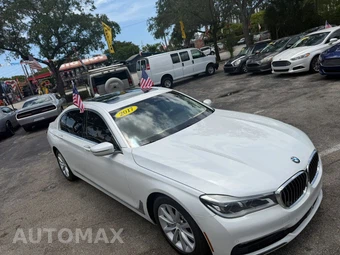 2017 BMW 7 Series Sedan 750i - miniatura 2