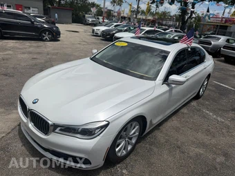 2017 BMW 7 Series Sedan 750i - miniatura 4