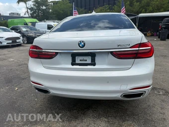 2017 BMW 7 Series Sedan 750i - miniatura 7