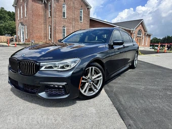 2017 BMW 7 Series Sedan 750i xDrive M SPORT LINE - miniatura 3