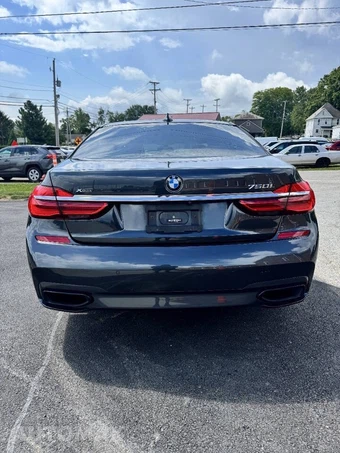 2017 BMW 7 Series Sedan 750i xDrive M SPORT LINE - miniatura 9