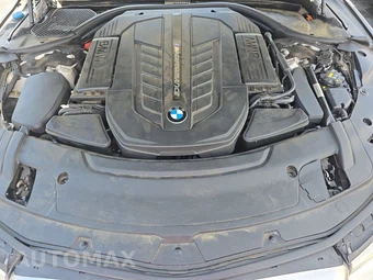 2017 BMW 7 Series Sedan M760i xDrive - miniatura 15