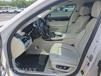 2017 BMW 7 Series Sedan M760i xDrive - miniatura 7