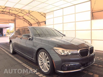 2017 BMW 7 Series Sedan xDrive iPerformance - miniatura 3