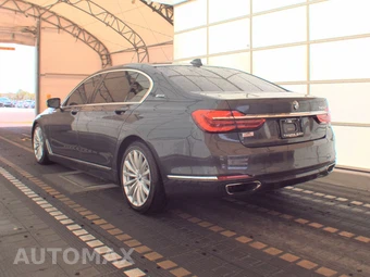 2017 BMW 7 Series Sedan xDrive iPerformance - miniatura 6