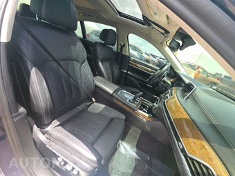 2017 BMW 7 Series Sedan xDrive iPerformance - miniatura 8