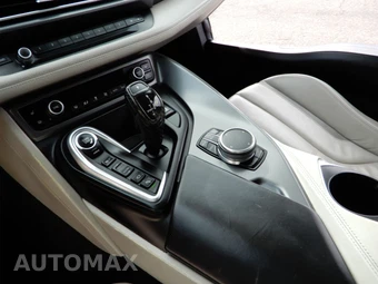 2017 BMW i8 MEGA WORLD - miniatura 12