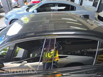 2017 BMW M3 Sedan - miniatura 12
